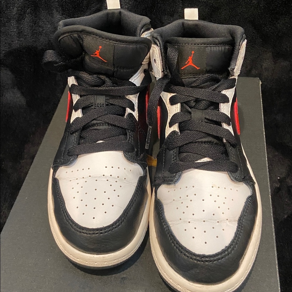 Authentic Nike Air Jordan 1 Mid Black/White/Chile Red – Size 3Y